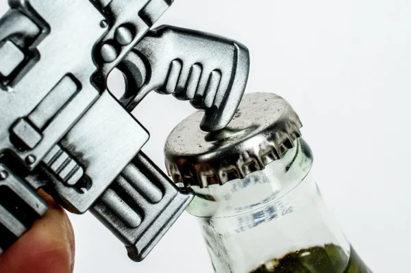 Warhammer 40,000: Bolt Rifle Bottle Opener - Image 2